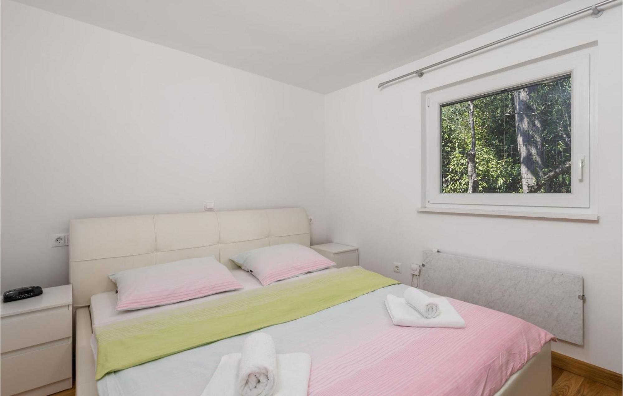 Nice Home In Krk With Kitchen Крк Экстерьер фото