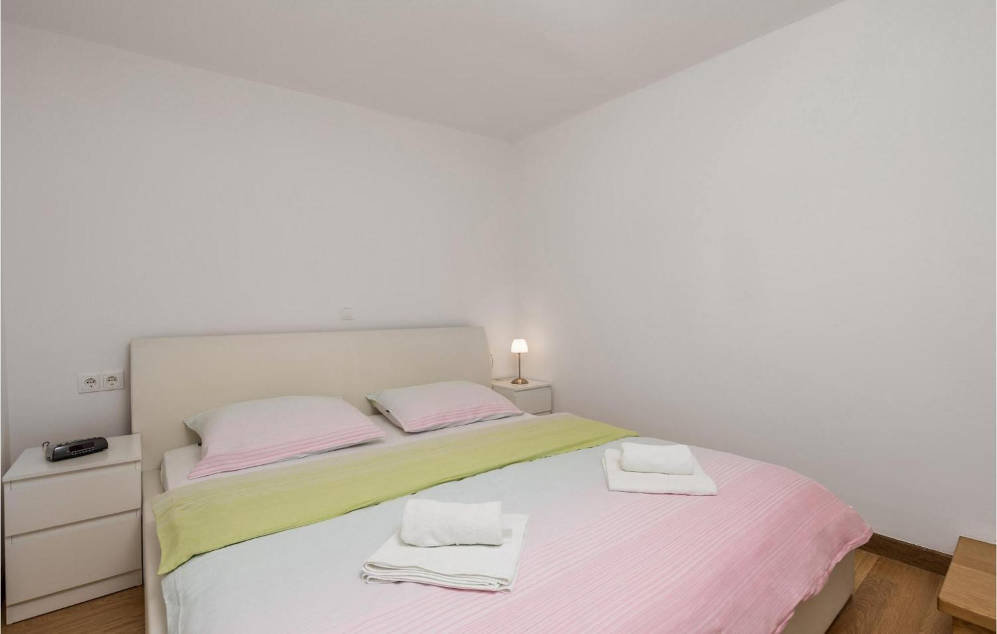 Nice Home In Krk With Kitchen Крк Экстерьер фото