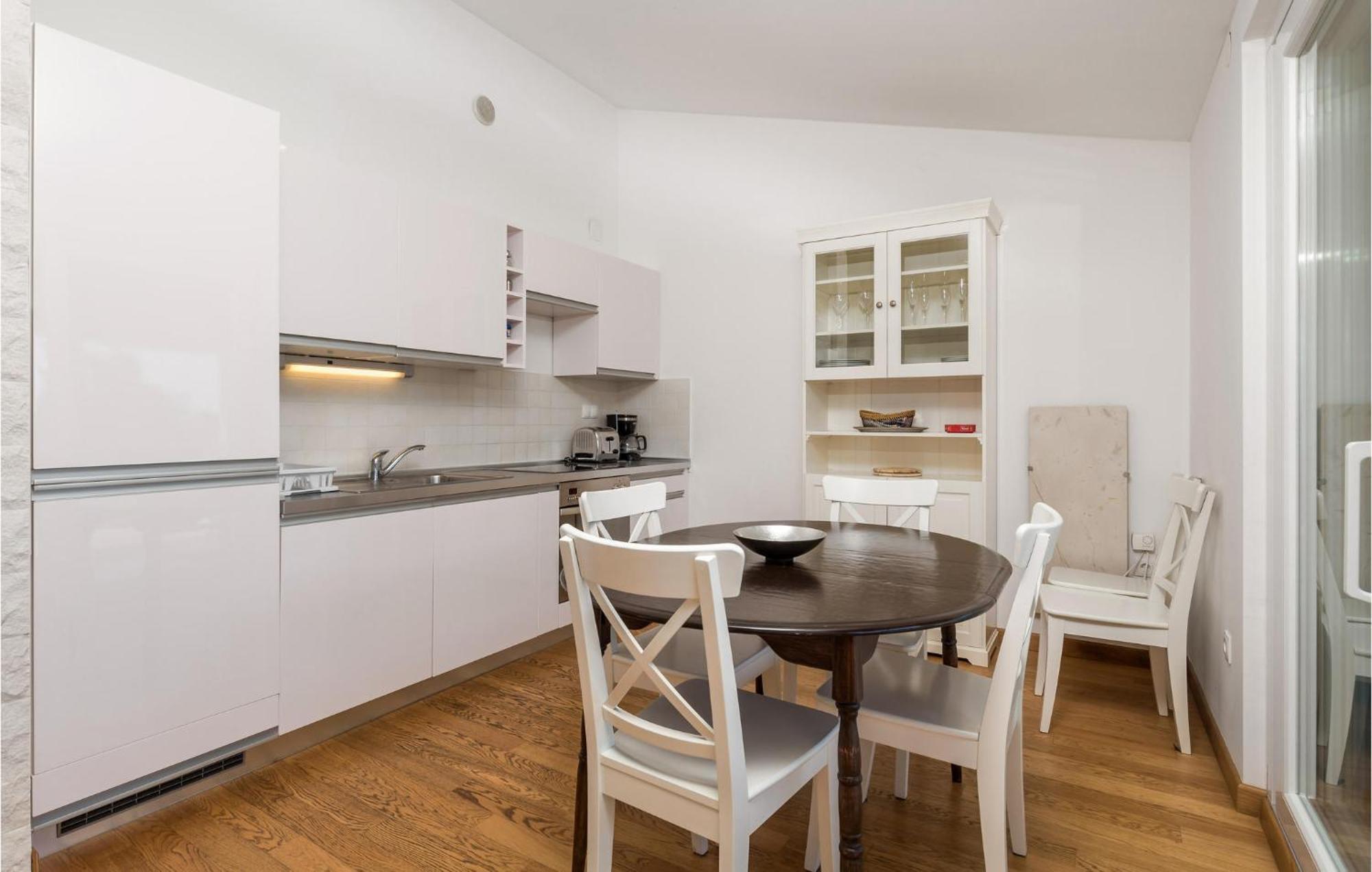 Nice Home In Krk With Kitchen Крк Экстерьер фото