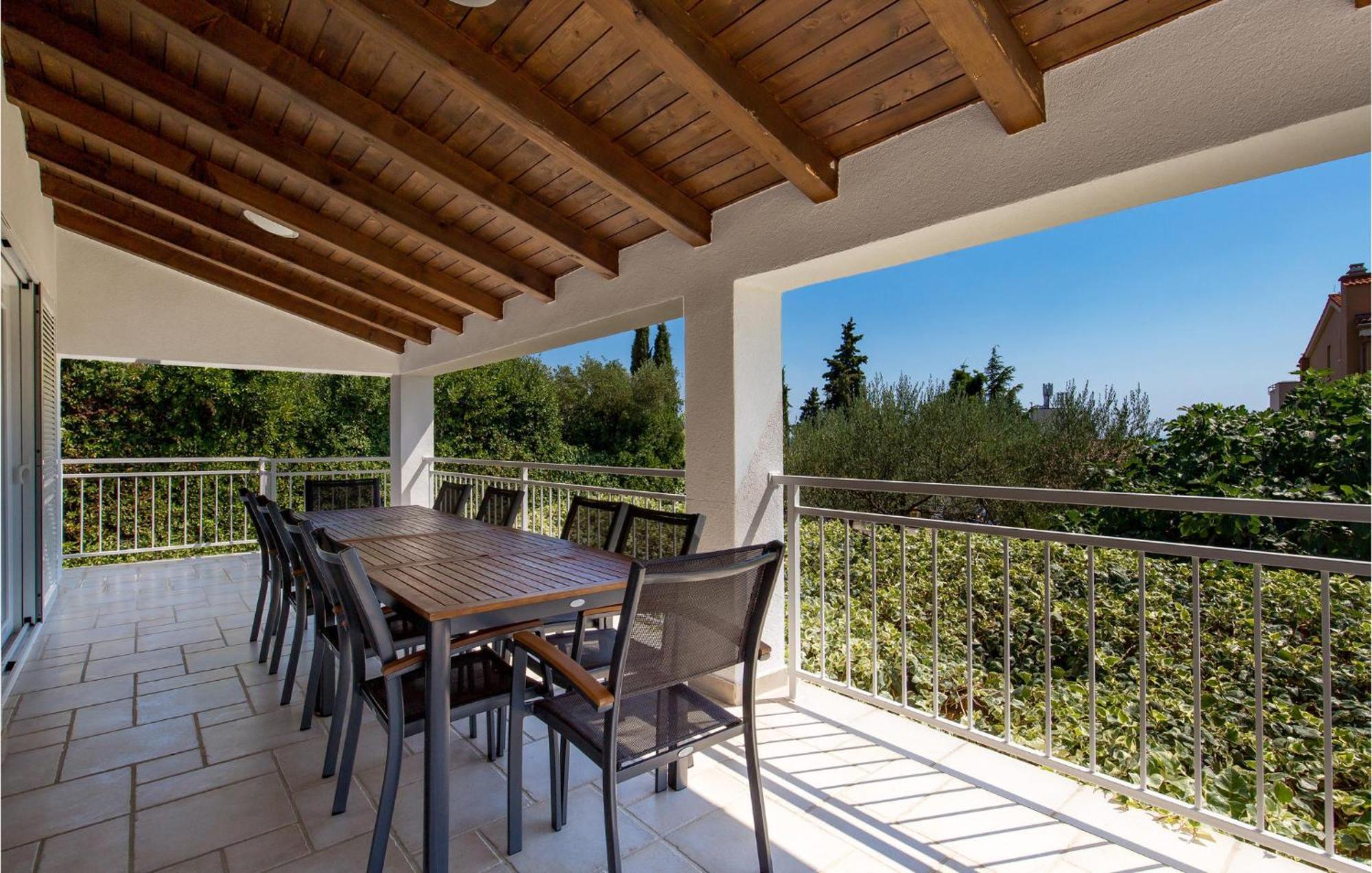 Nice Home In Krk With Kitchen Крк Экстерьер фото